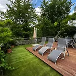 Mediterranes Gelbes Haus Pool Sauna