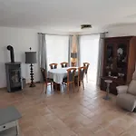 Апартаменты Mediterranes Gelbes Haus Pool Sauna Konigheim