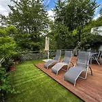 Mediterranes Gelbes Haus Pool Sauna