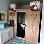 Mediterranes Gelbes Haus Pool Sauna Konigheim