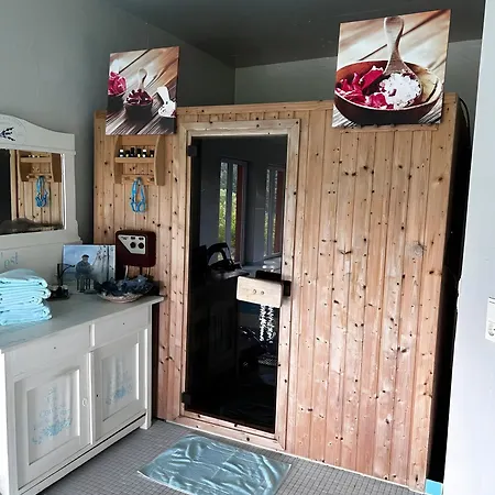 Mediterranes Gelbes Haus Pool Sauna דירה